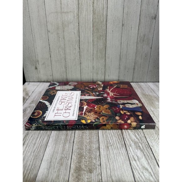 Vtg The Spirit of Christmas: Creative Holiday Ideas Book 8 by Leisure Arts Gift - Picture 3 of 4